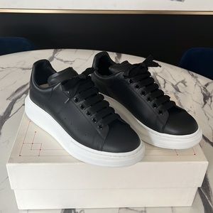 Alexander McQueen Oversized Trainers Men Size 8 (41)